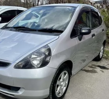 Купить Honda Fit 1500 см3 CVT (110 л.с.) Бензин инжектор в Джигинка : цвет Серебряный Хетчбэк 2002 года по цене 255000 рублей, объявление №24772 на сайте Авторынок23