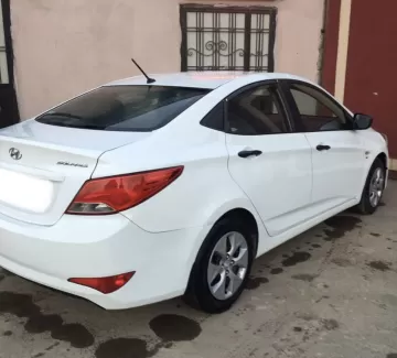 Купить Hyundai Solaris 1600 см3 АКПП (123 л.с.) Бензин инжектор в Новороссийск : цвет Белый Седан 2015 года по цене 250000 рублей, объявление №21166 на сайте Авторынок23