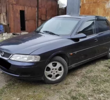 Купить Opel Vectra 1600 см3 АКПП (115 л.с.) Бензин инжектор в Анапа: цвет Темно- зеленый Седан 1999 года по цене 360000 рублей, объявление №26535 на сайте Авторынок23