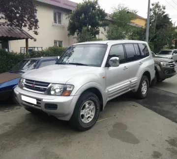 Купить Mitsubishi Pajero 4WD 3000 см3 АКПП (170 л.с.) Бензин инжектор в Сочи: цвет Серебристый Внедорожник 2001 года по цене 630000 рублей, объявление №13167 на сайте Авторынок23