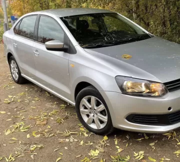 Купить Volkswagen Polo 1600 см3 МКПП (105 л.с.) Бензин инжектор в Кропоткин : цвет Белый Седан 2015 года по цене 155000 рублей, объявление №22699 на сайте Авторынок23