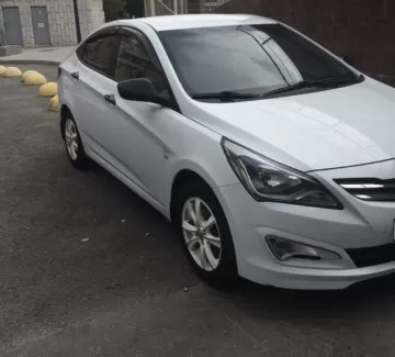 Купить Hyundai Solaris 1600 см3 АКПП (123 л.с.) Бензин инжектор в Анапа: цвет Белый Седан 2015 года по цене 240000 рублей, объявление №21171 на сайте Авторынок23