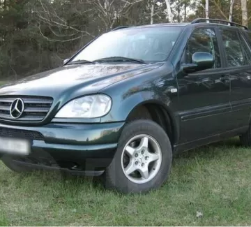 Купить Mercedes-Benz ML 270 CDI 4MATIC 2685 см3 АКПП (163 л.с.) Дизель турбонаддув в Сочи: цвет темно-зеленый Внедорожник 2001 года по цене 425000 рублей, объявление №19709 на сайте Авторынок23