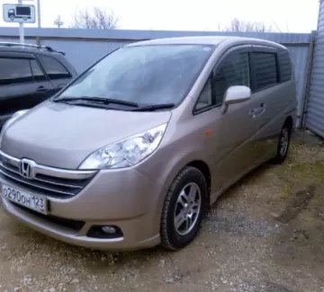 Купить Honda Stepwgn 2000 см3 АКПП (160 л.с.) Бензин инжектор в Анапа: цвет коричневый Минивэн 2006 года по цене 630000 рублей, объявление №3470 на сайте Авторынок23