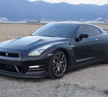 Купить Nissan GT-R 3800 см3 АКПП (480 л.с.) Бензин инжектор в Новороссийск: цвет черный Купе 2013 года по цене 4000000 рублей, объявление №3223 на сайте Авторынок23