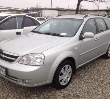 Купить Chevrolet Lacetti 1600 см3 МКПП (109 л.с.) Бензин инжектор в Крымск: цвет серебро Универсал 2008 года по цене 358000 рублей, объявление №3469 на сайте Авторынок23