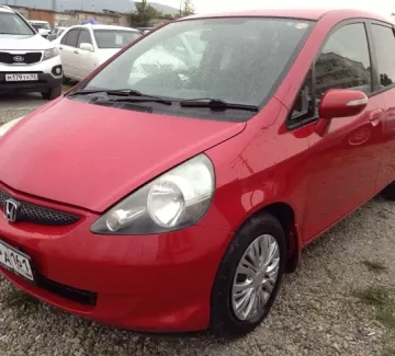 Купить Honda Fit 1300 см3 АКПП (86 л.с.) Бензин инжектор в Новороссийск: цвет красный Хетчбэк 2005 года по цене 265000 рублей, объявление №4197 на сайте Авторынок23