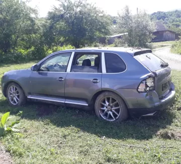 Купить Porsche cayeen 4500 см3 АКПП (340 л.с.) Бензин компрессор в Нижегородская (Апшеронск): цвет серый Внедорожник 2003 года по цене 135000 рублей, объявление №15415 на сайте Авторынок23