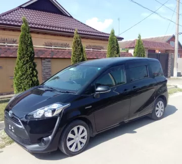 Купить Toyota Sienta 1500 см3 АКПП (74 л.с.) Гибридный бензиновый в Краснодар: цвет черный Минивэн 2015 года по цене 899000 рублей, объявление №19229 на сайте Авторынок23