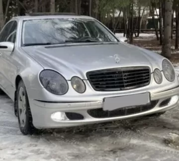 Купить Mercedes-Benz E-class 3200 см3 АКПП (224 л.с.) Дизель турбонаддув в Анапа: цвет Серебристый Седан 2004 года по цене 440000 рублей, объявление №25204 на сайте Авторынок23