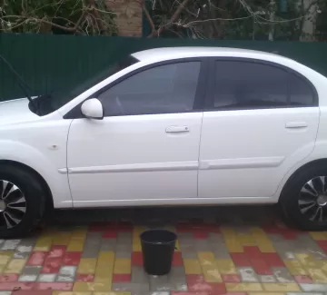 Купить KIA Rio 1400 см3 АКПП (95 л.с.) Бензин инжектор в Приморско-Ахтарск: цвет белый Седан 2011 года по цене 420000 рублей, объявление №15979 на сайте Авторынок23 Купить KIA Rio 1400 см3 АКПП (95 л.с.) Бензин инжектор в Приморско-Ахтарск: цвет белый Седан 2011 года по цене 420000 рублей, объявление №15979 на сайте Авторынок23