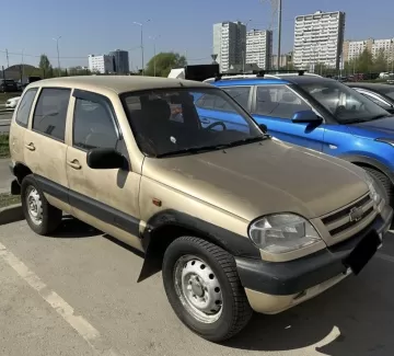 Купить Chevrolet Нива 1700 см3 МКПП (80 л.с.) Бензин инжектор в Афипский: цвет Белый Универсал 2010 года по цене 205000 рублей, объявление №26787 на сайте Авторынок23