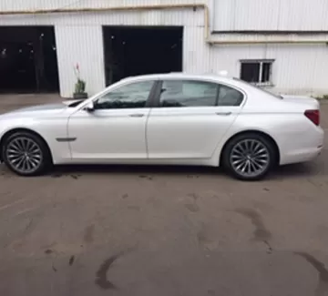 Купить BMW BMW 7 серии V (F01/F02/F04) Рестайлинг 740Li xDrive 3000 см3 АКПП (320 л.с.) Бензин инжектор в Москва: цвет белый Седан 2015 года по цене 2100000 рублей, объявление №19974 на сайте Авторынок23