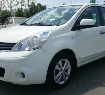 Купить Nissan Note 1400 см3 МКПП (88 л.с.) Бензин инжектор в Новороссийск: цвет Белый Хетчбэк 2011 года по цене 427000 рублей, объявление №1658 на сайте Авторынок23