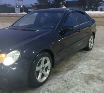 Купить Mercedes-Benz С200 2000 см3 МКПП (163 л.с.) Бензин инжектор в Армавир: цвет Черный Седан 2002 года по цене 616000 рублей, объявление №27204 на сайте Авторынок23