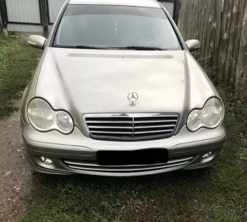 Купить Mercedes-Benz С 200 2000 см3 МКПП (163 л.с.) Бензин инжектор в Крымск: цвет Сеебристый Седан 2002 года по цене 600000 рублей, объявление №27226 на сайте Авторынок23