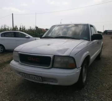 Купить Chevrolet GMC Sonoma 2200 см3 МКПП (121 л.с.) Бензин инжектор в Усть-Лабинский р-н, ст. Воронежская: цвет белый Пикап 2014 года по цене 357000 рублей, объявление №4460 на сайте Авторынок23