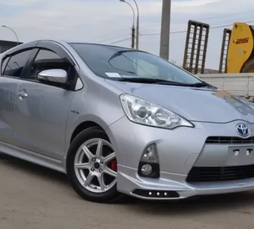 Купить Toyota Prius 1500 см3 АКПП (74 л.с.) Гибридный бензиновый в Краснодар: цвет серебристый Хетчбэк 2012 года по цене 659000 рублей, объявление №13210 на сайте Авторынок23