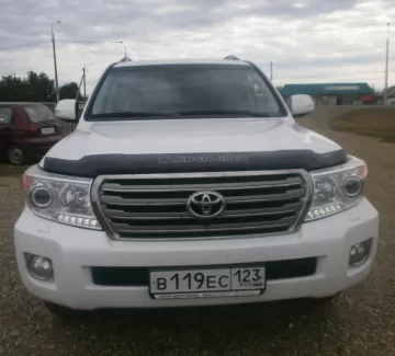 Купить Toyota Land Cruiser 4600 см3 АКПП (306 л.с.) Бензин инжектор в Усть-Лабинский р-н, ст. Воронежская: цвет белый Внедорожник 2012 года по цене 2800000 рублей, объявление №2585 на сайте Авторынок23