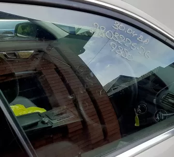 Стекло двери Mercedes C-Class W204 2007 Армавир Стекло двери Mercedes C-Class W204 2007 Армавир