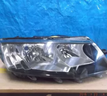 Фара правая Skoda Octavia A7 б.у. Краснодар Фара правая Skoda Octavia A7 б.у. Краснодар
