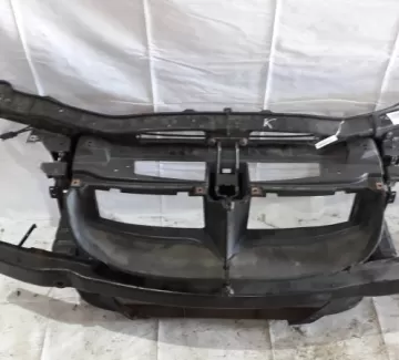Телевизор BMW 325 E90 рамка радиатора Краснодар Телевизор BMW 325 E90 рамка радиатора Краснодар