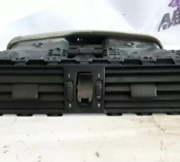 дефлектор воздушный BMW 520 E60 Краснодар дефлектор воздушный BMW 520 E60 Краснодар