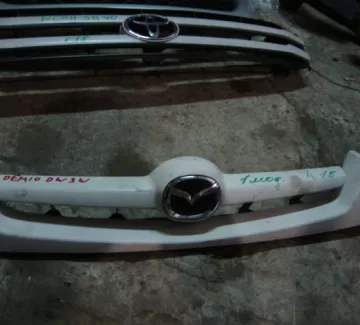 Решётка радиатора б/у Mazda Demio DW3W/DW5W 1Model Краснодар Решётка радиатора б/у Mazda Demio DW3W/DW5W 1Model Краснодар
