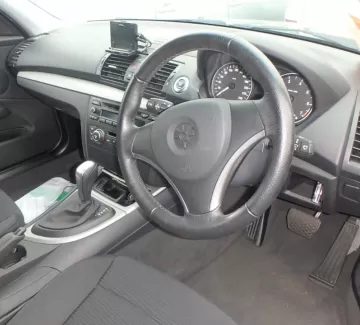 Детали интерьера BMW 1-Series E87 2007 авто в разборе Армавир Детали интерьера BMW 1-Series E87 2007 авто в разборе Армавир