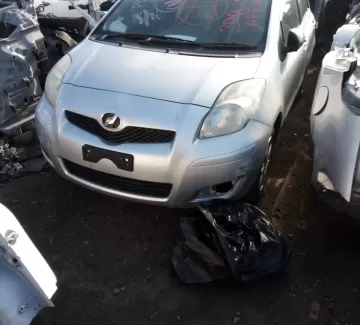Капот Toyota Vitz Красноярск Капот Toyota Vitz Красноярск