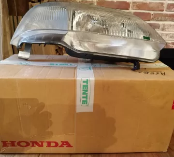 Фара передняя HONDA CITY 1996-1997 правая Краснодар Фара передняя HONDA CITY 1996-1997 правая Краснодар