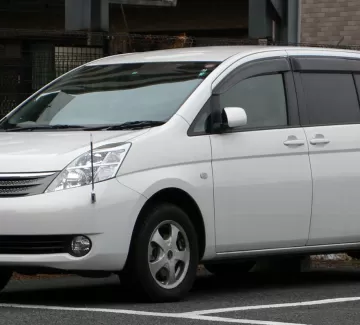 Стекло лобовое TOYOTA ISIS 5D MPV 2004- Краснодар Стекло лобовое TOYOTA ISIS 5D MPV 2004- Краснодар