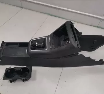 Консоль между сидений Volkswagen Tiguan 20111 Кропоткин Консоль между сидений Volkswagen Tiguan 20111 Кропоткин