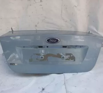 Крышка багажника седан б/у на Ford Focus 2 Краснодар Крышка багажника седан б/у на Ford Focus 2 Краснодар