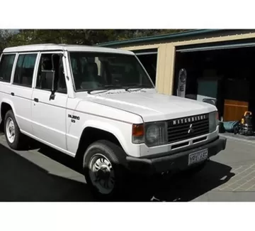 Стекло лобовое MITSUBISHI PAJERO / GALLOPER 86-96 Краснодар Стекло лобовое MITSUBISHI PAJERO / GALLOPER 86-96 Краснодар