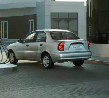 Стекло заднее с обогревом DAEWOO LANOS / SHANCE 4D SEDAN'97- Краснодар Стекло заднее с обогревом DAEWOO LANOS / SHANCE 4D SEDAN'97- Краснодар