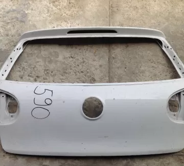 Крышка багажника на Volkswagen Golf 5 03-08 г ст.Динская Крышка багажника на Volkswagen Golf 5 03-08 г ст.Динская