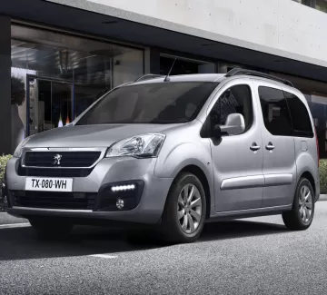 Лобовое стекло PEUGEOT PARTNER/ CITROEN BERLINGO 2008- Краснодар Лобовое стекло PEUGEOT PARTNER/ CITROEN BERLINGO 2008- Краснодар
