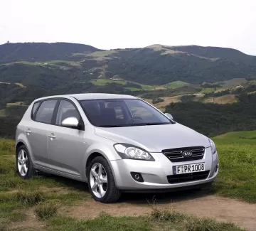 Лобовое стекло KIA CEED 2006-2013 Краснодар Лобовое стекло KIA CEED 2006-2013 Краснодар