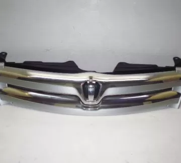 Решетка радиатора TOYOTA IST 2002-2005 Краснодар Решетка радиатора TOYOTA IST 2002-2005 Краснодар
