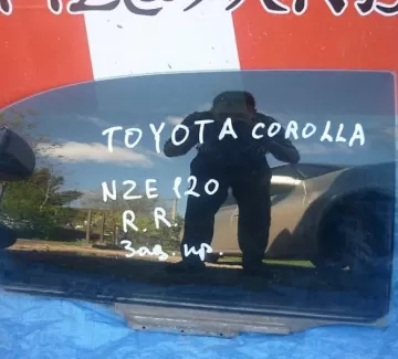 Стекло двери заднее правое б.у. на Toyota Corolla NZE121 седан Краснодар Стекло двери заднее правое б.у. на Toyota Corolla NZE121 седан Краснодар