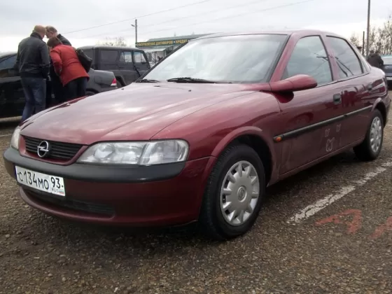 Купить Opel Vectra 1600 см3 МКПП (116 л.с.) Бензин инжектор в Лабинск: цвет вишня Седан 1996 года по цене 180000 рублей, объявление №3069 на сайте Авторынок23