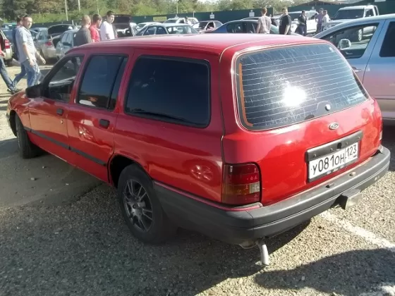 Купить Ford Sierra 1600 см3 МКПП (75 л.с.) Бензин инжектор в Усть-Лабинск: цвет красный Универсал 1983 года по цене 55000 рублей, объявление №5147 на сайте Авторынок23