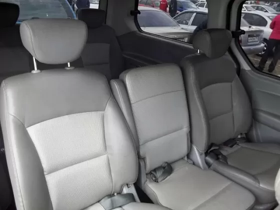 Купить Hyundai Grand Starex 2500 см3 АКПП (174 л.с.) Дизель турбонаддув в Кропоткин: цвет cеребро Минивэн 2008 года по цене 660000 рублей, объявление №5541 на сайте Авторынок23