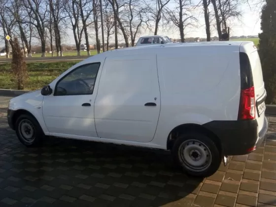 Купить ВАЗ (LADA) Largus 1600 см3 МКПП (84 л.с.) Бензин инжектор в Армавир: цвет белый Универсал 2015 года по цене 450000 рублей, объявление №5447 на сайте Авторынок23