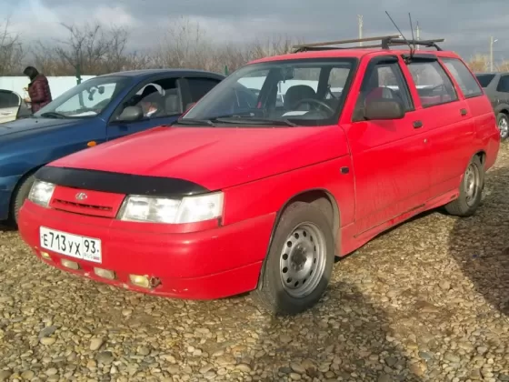 Купить ВАЗ (LADA) 21111 1600 см3 МКПП (102 л.с.) Бензин инжектор в Кропоткин: цвет красный Универсал 2003 года по цене 145000 рублей, объявление №3032 на сайте Авторынок23