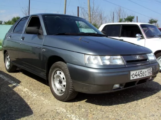 Купить ВАЗ (LADA) 2112 1600 см3 МКПП (89 л.с.) Бензин инжектор в Армавир: цвет серебро Хетчбэк 2007 года по цене 285000 рублей, объявление №4490 на сайте Авторынок23