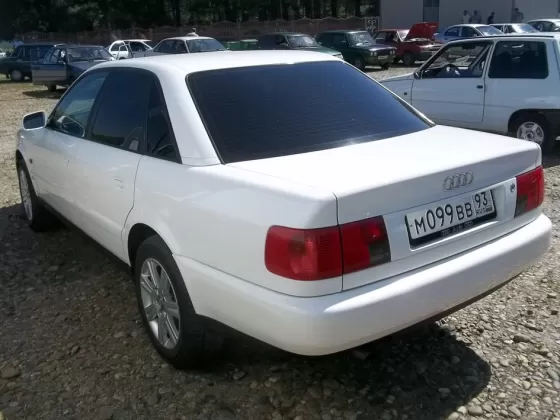 Купить Audi А6 2000 см3 МКПП (106 л.с.) Бензин инжектор в Кропоткин: цвет белый Седан 1995 года по цене 290000 рублей, объявление №4557 на сайте Авторынок23