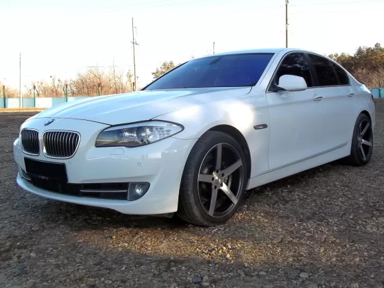 Купить BMW 5 2800 см3 АКПП (193 л.с.) Бензин инжектор в Кропоткин: цвет белый Седан 2011 года по цене 1600000 рублей, объявление №3247 на сайте Авторынок23