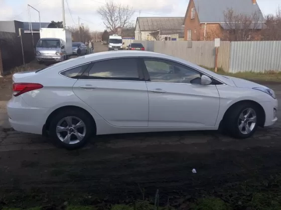 Купить Hyundai i40 2000 см3 АКПП (150 л.с.) Бензин инжектор в Армавир: цвет белый Седан 2013 года по цене 790000 рублей, объявление №5449 на сайте Авторынок23